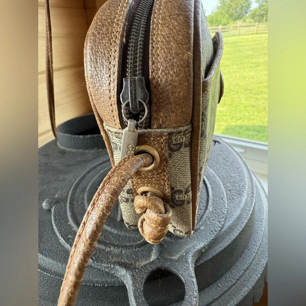 Gucci VINTAGE Plus Beige GG Crossbody Shoulder Bag - Picture 4 of 11